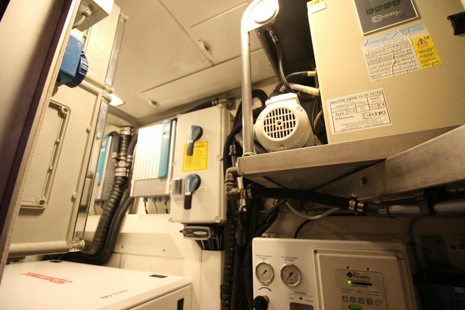 a machine with a light aboard kiamar Yacht for Sale