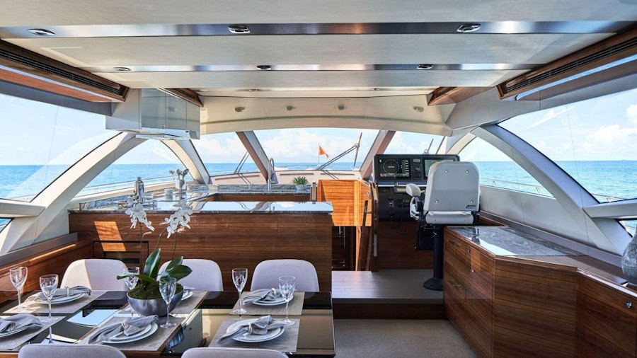 Factory demo with warranties MAKE AN OFFER Yacht Factory demo with warranties MAKE AN OFFER Yacht