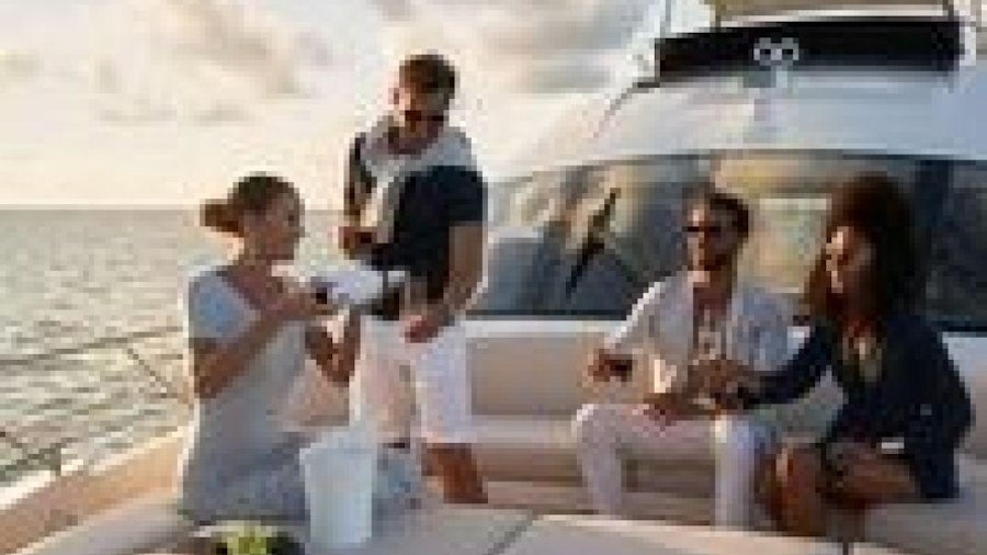 Factory demo with warranties MAKE AN OFFER Yacht Factory demo with warranties MAKE AN OFFER Yacht