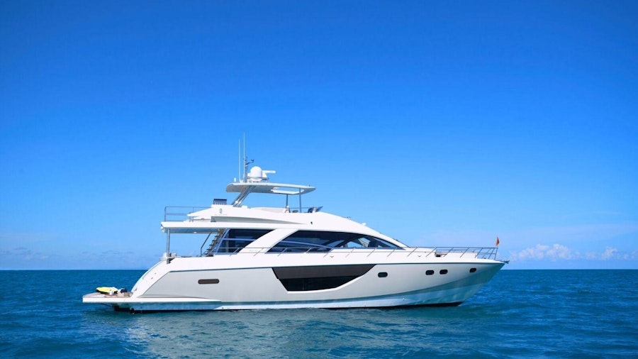 Factory demo with warranties MAKE AN OFFER Yacht Factory demo with warranties MAKE AN OFFER Yacht