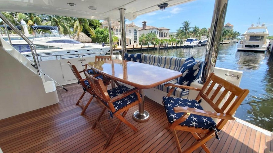 Loungeitude Yacht Loungeitude Yacht