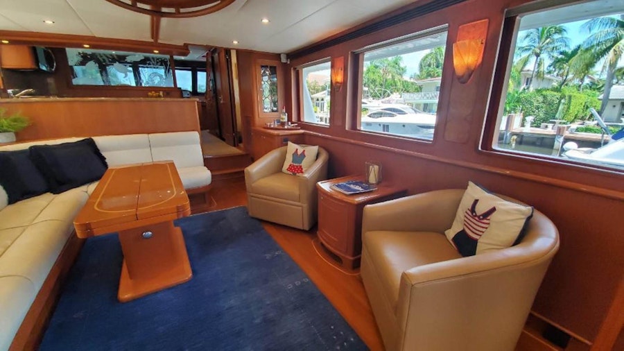 Loungeitude Yacht Loungeitude Yacht