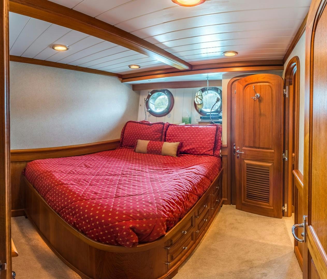 a bed in a train aboard HERCULES Yacht for Sale