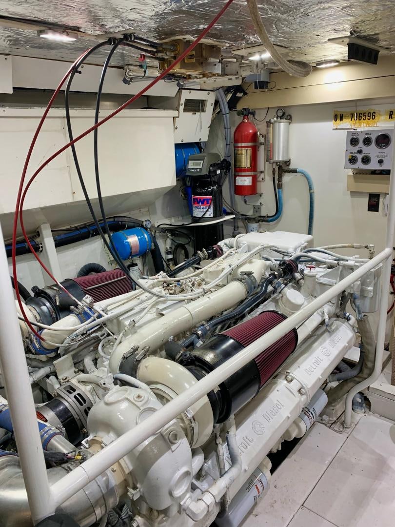a machine with wires aboard SIMPLICITY Yacht for Sale
