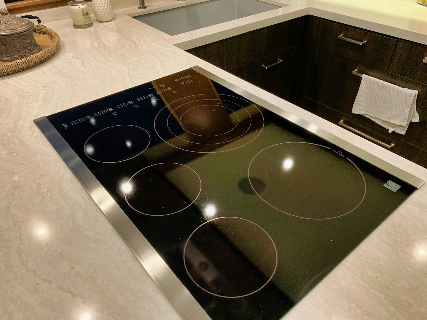 a record player on a counter aboard SIMPLICITY Yacht for Sale