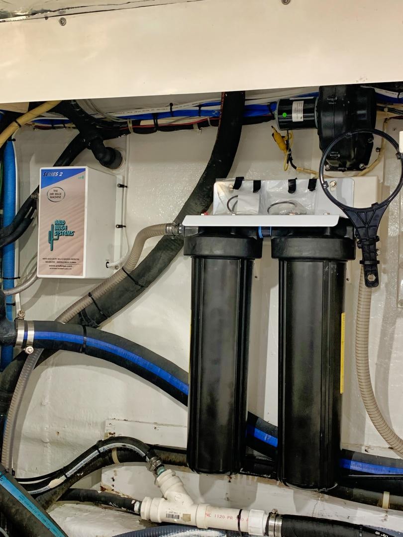 a machine with wires aboard SIMPLICITY Yacht for Sale