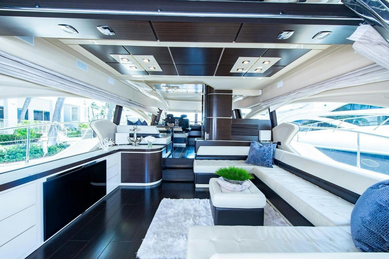 inside of a boat aboard SOMEWHERE I BELONG Yacht for Sale