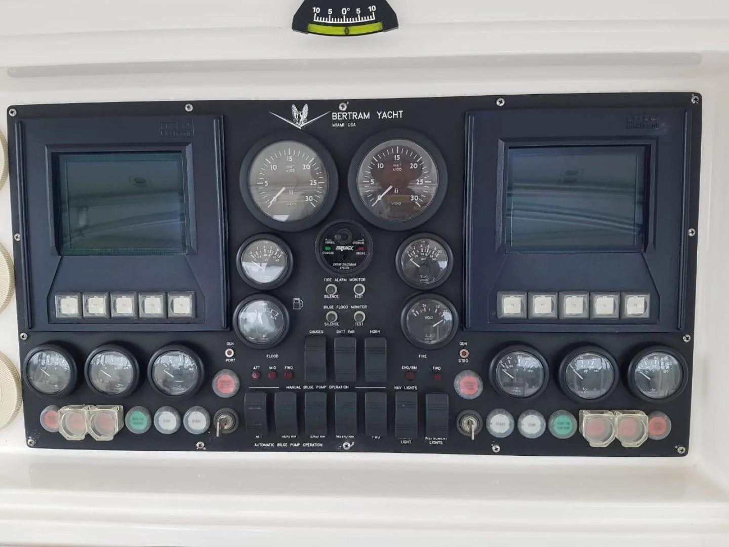 graphical user interface aboard BOUKI Yacht for Sale