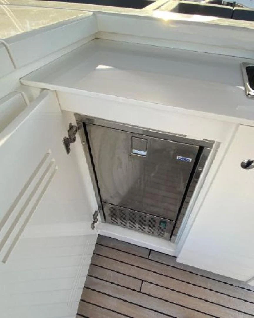 a vent in a white room aboard THE ONLY BLUE 66 FLY Yacht for Sale