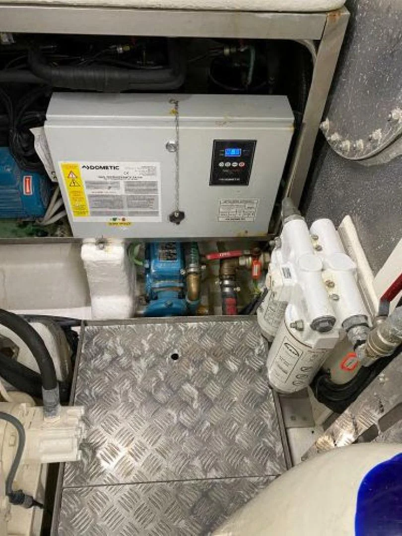 a machine with wires and tubes aboard THE ONLY BLUE 66 FLY Yacht for Sale