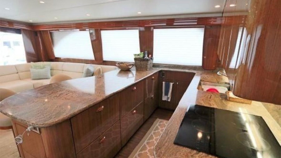LIQUID ASSET Yacht LIQUID ASSET Yacht