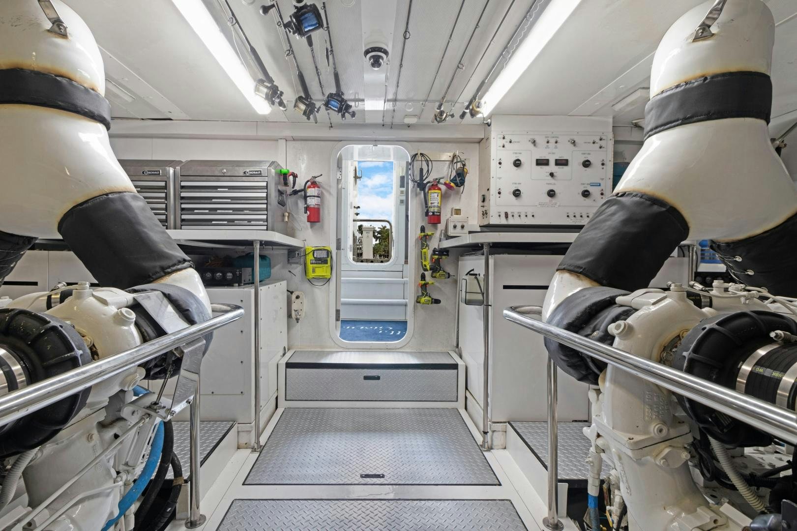 a few people in a room aboard BELLA GIORNATA Yacht for Sale