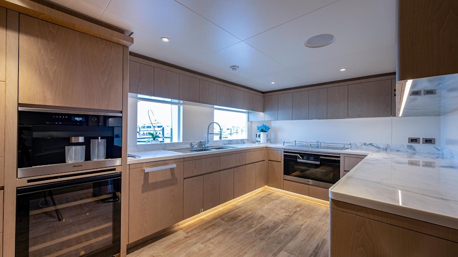 MAJESTY 140 Yacht MAJESTY 140 Yacht