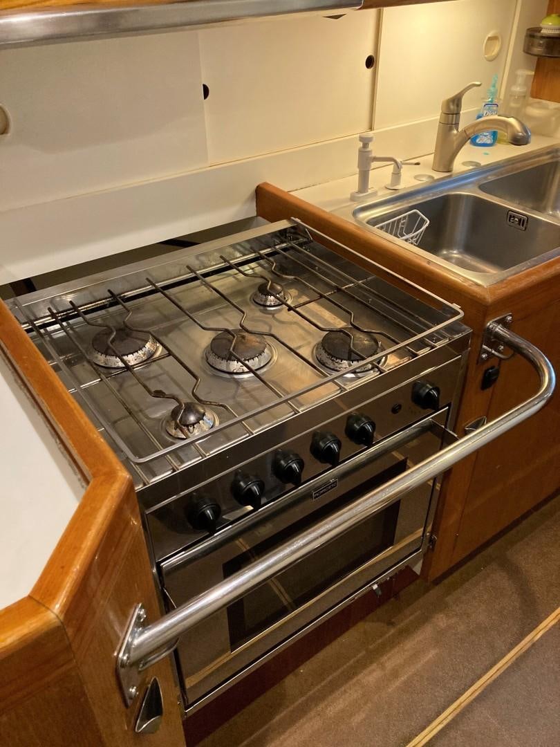 a stove with a burner aboard DANCES WITH WOLVES Yacht for Sale