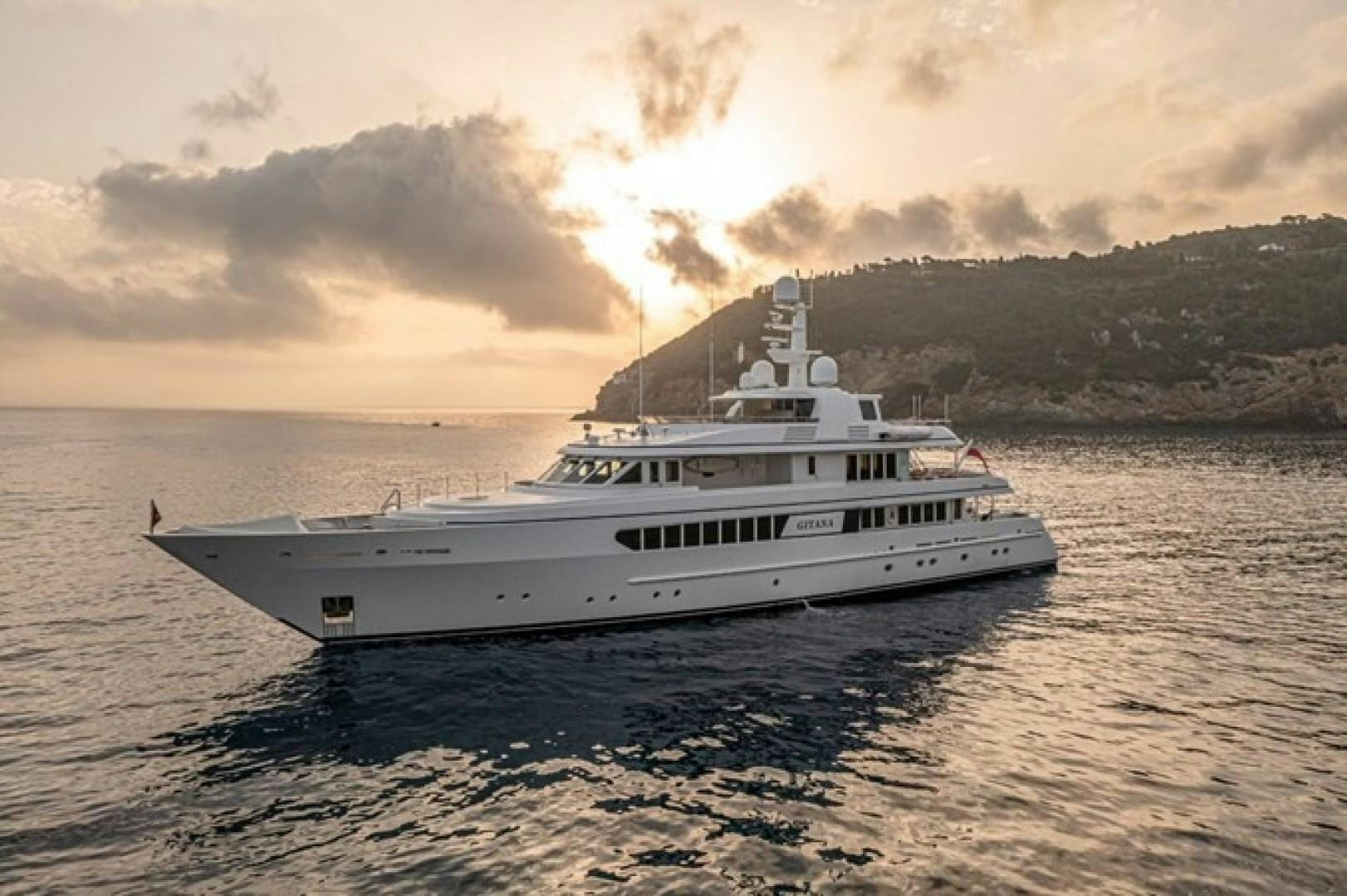 TASIA Yacht for Sale in Nassau | 158' (48.15m) 1997 Feadship | N&J