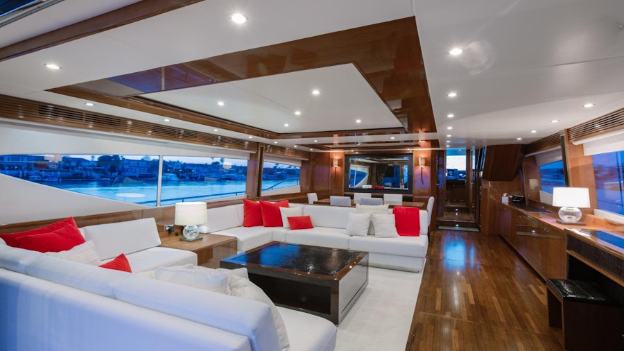LOVE N LIFE Yacht LOVE N LIFE Yacht