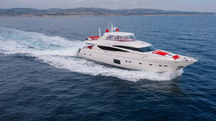 LOVE N LIFE Yacht LOVE N LIFE Yacht