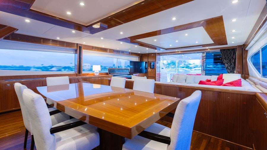 LOVE N LIFE Yacht LOVE N LIFE Yacht