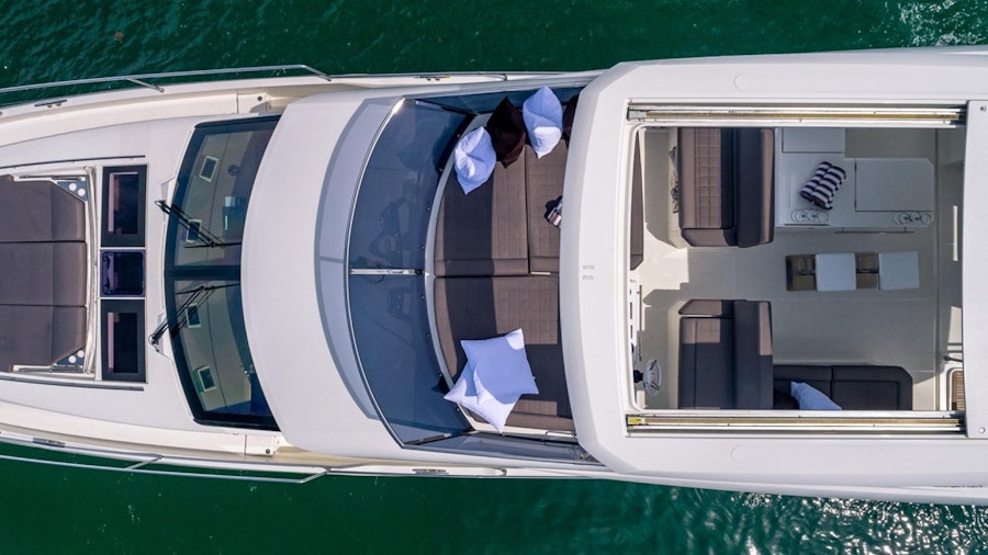 Helloooo Yacht Helloooo Yacht