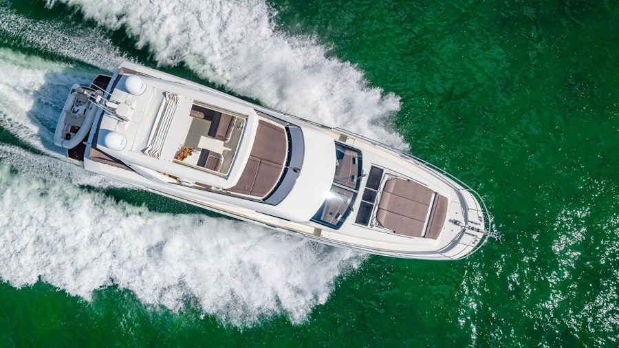 Helloooo Yacht Helloooo Yacht