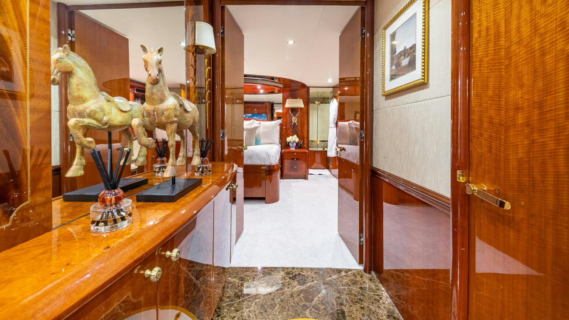 a room with a statue aboard HOPE FLOATS Yacht for Sale