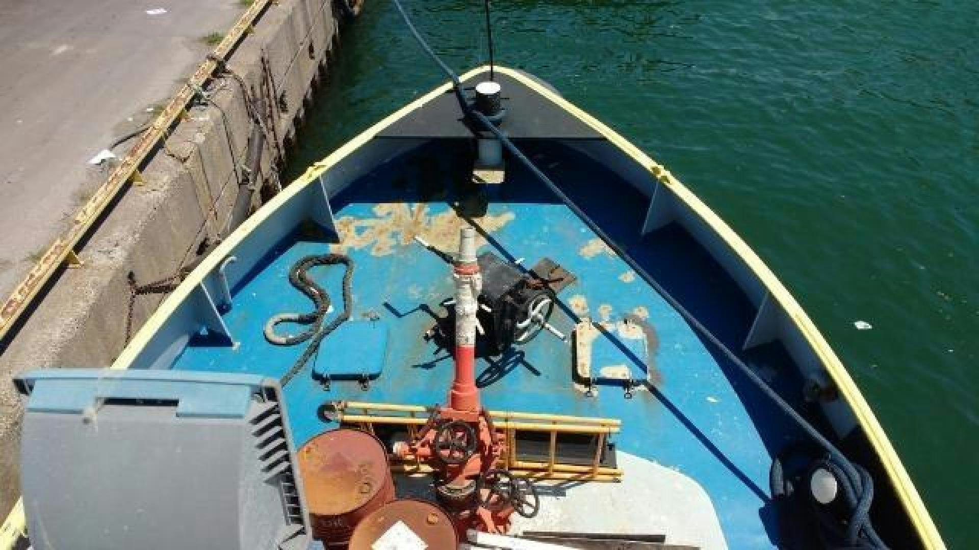 a boat on the water aboard ITINERANTE I Yacht for Sale