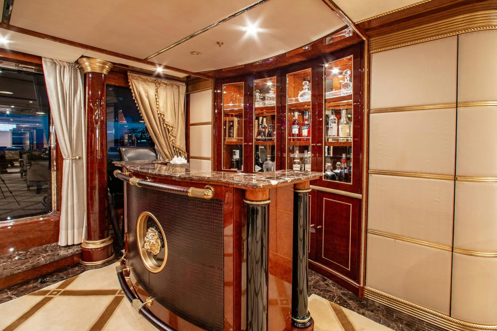 a bar with a large bar aboard SORRENTO Yacht for Sale