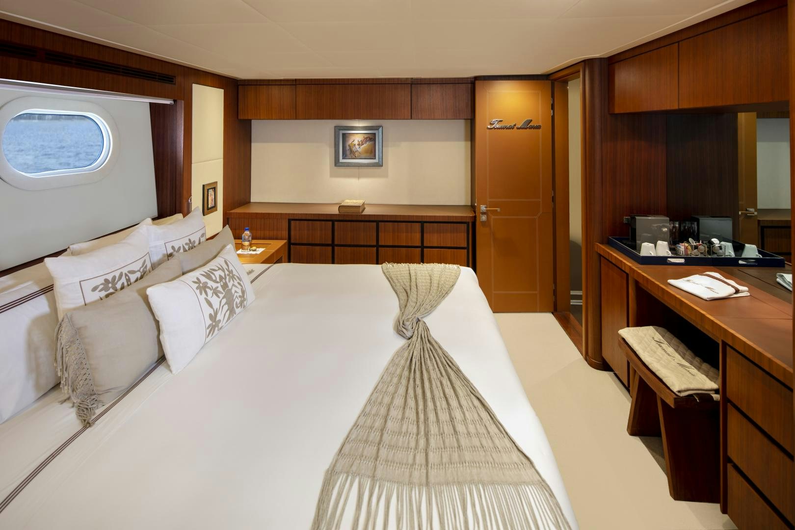 a hotel room with a bed aboard CHAMPAGNE SEAS Yacht for Sale