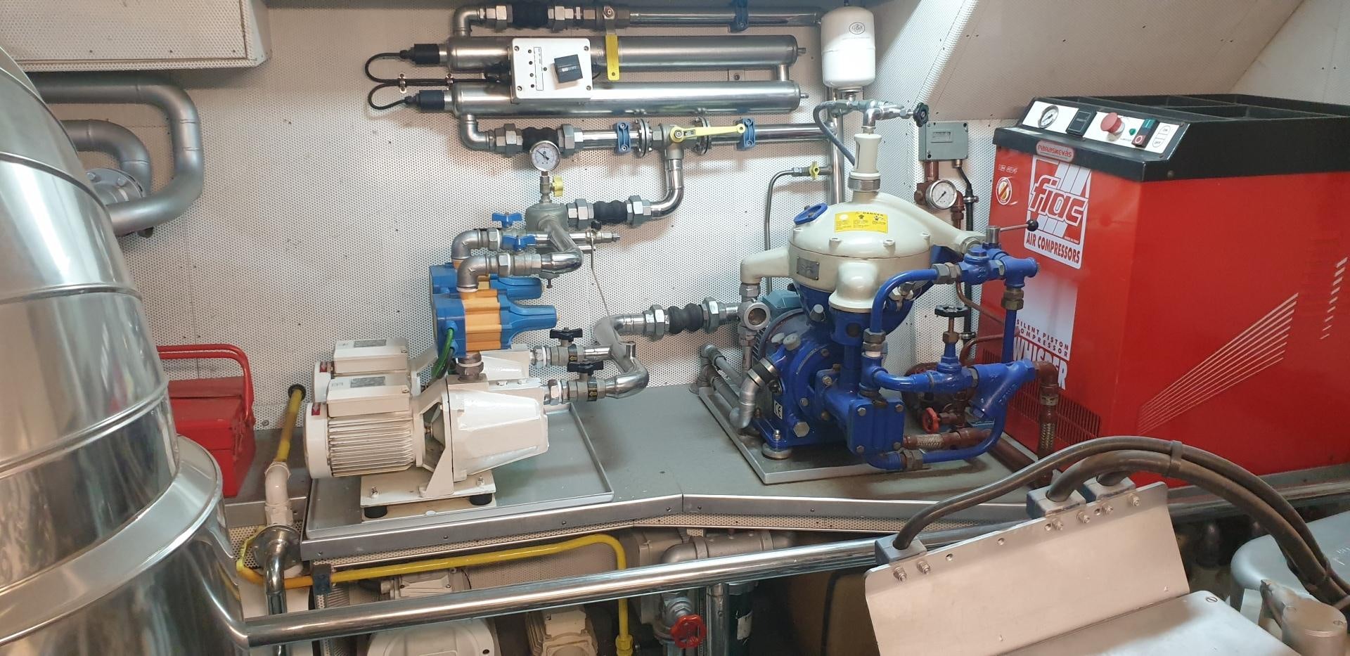 a blue robot on a machine aboard TIGRA Yacht for Sale