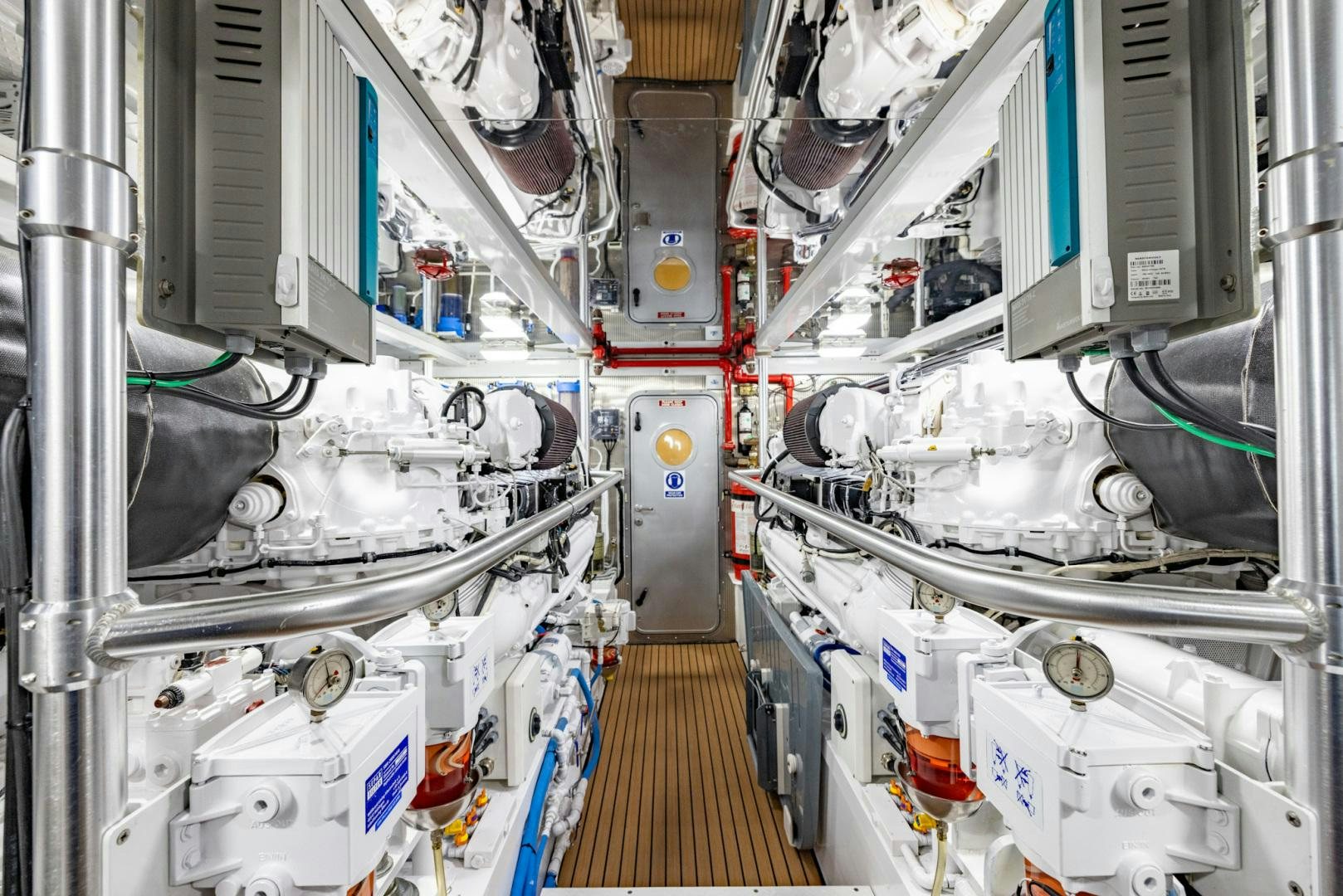 a room with several machines aboard BONNY READ Yacht for Sale