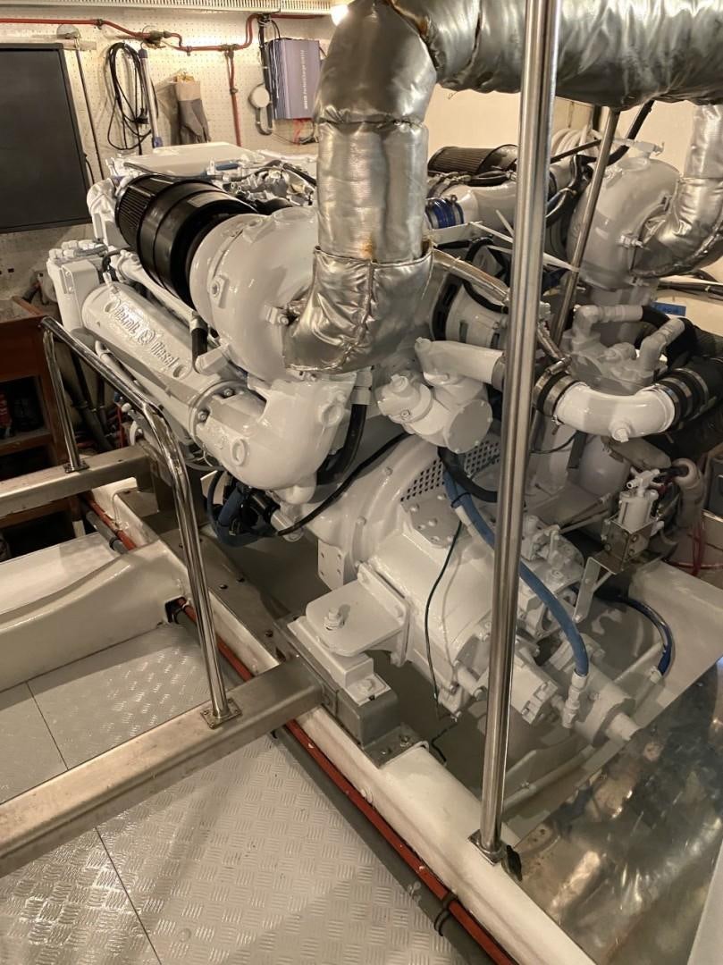 a machine with a large metal cylinder aboard Applaus Yacht for Sale