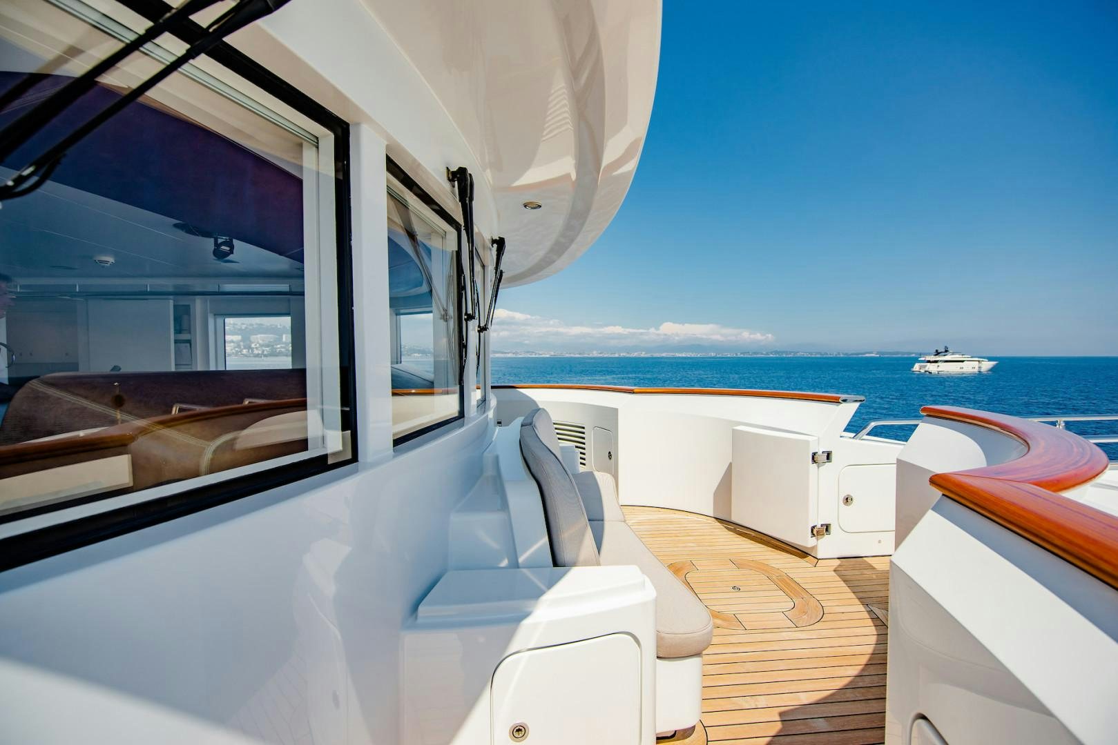 inside of a boat aboard OCEAN'S SEVEN Yacht for Sale