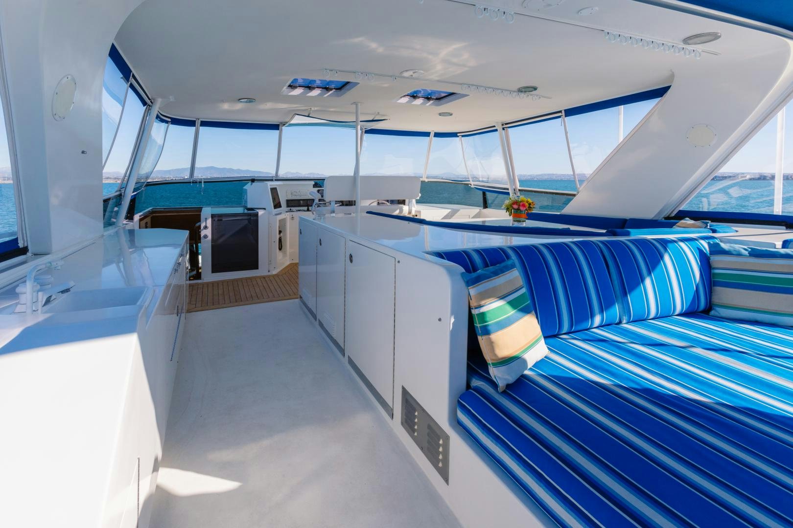 inside of a space ship aboard LORI LYNN Yacht for Sale