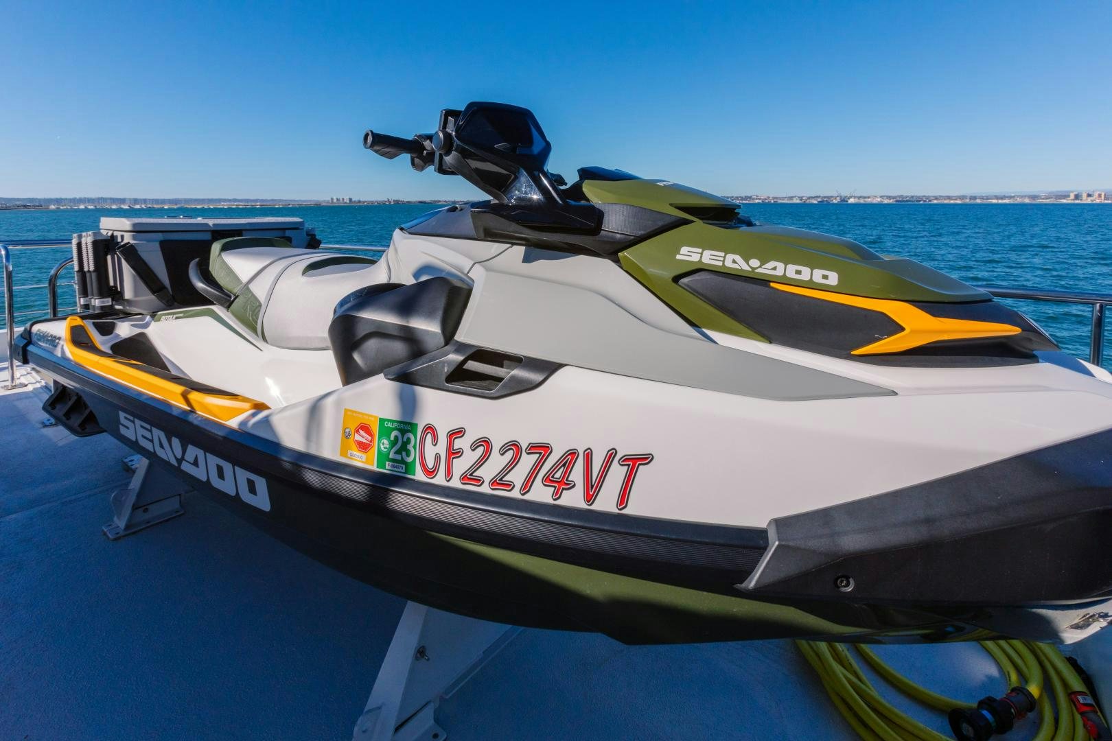 a boat with a motor on the water aboard LORI LYNN Yacht for Sale