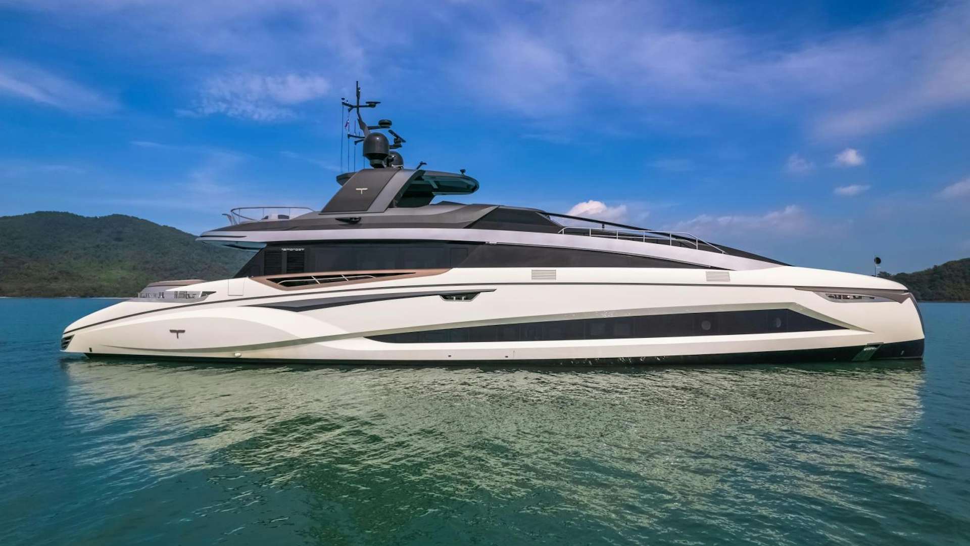 Watch Video for LA VIE Yacht for Sale