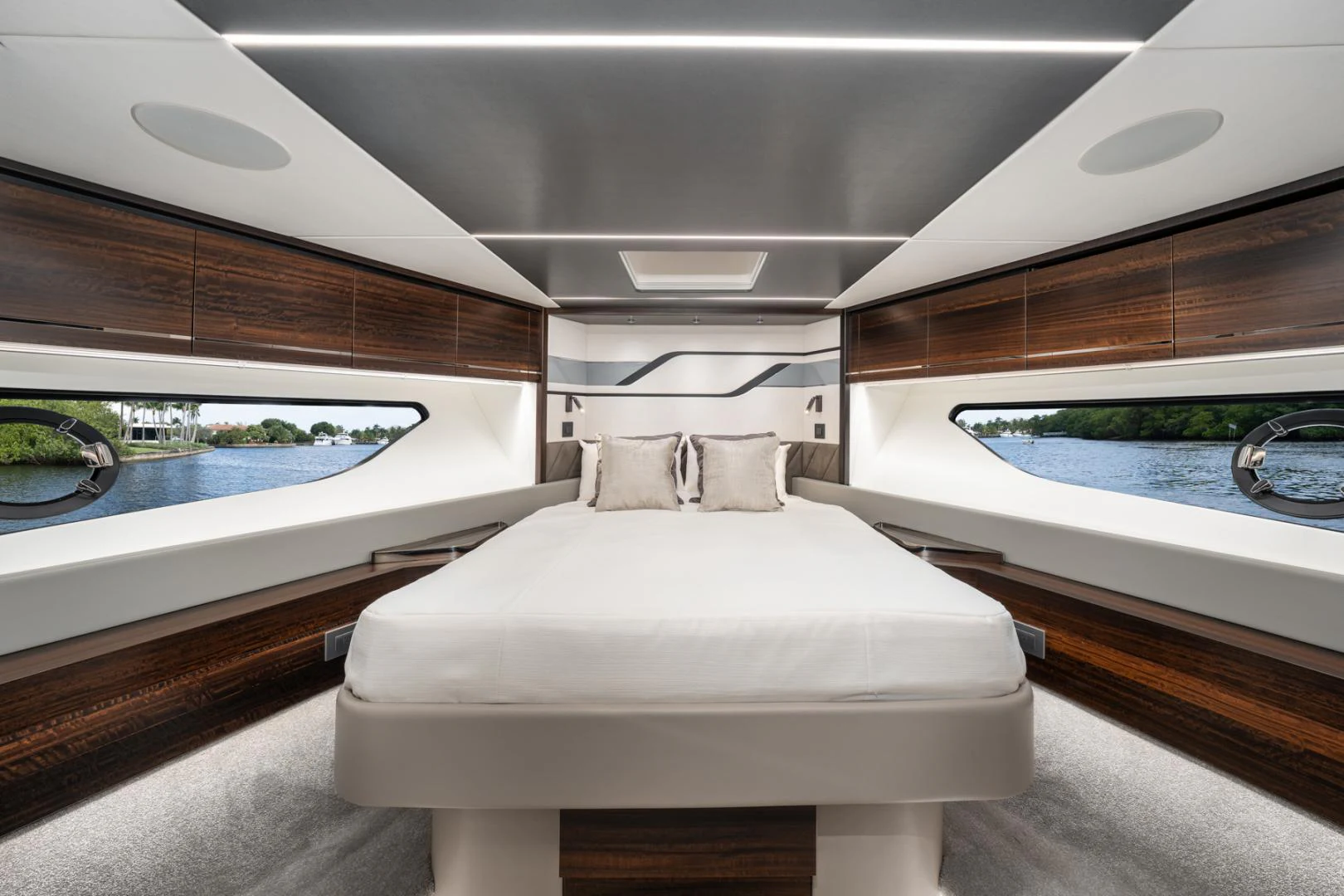 a bed in a car aboard DEALER DEMO Yacht for Sale