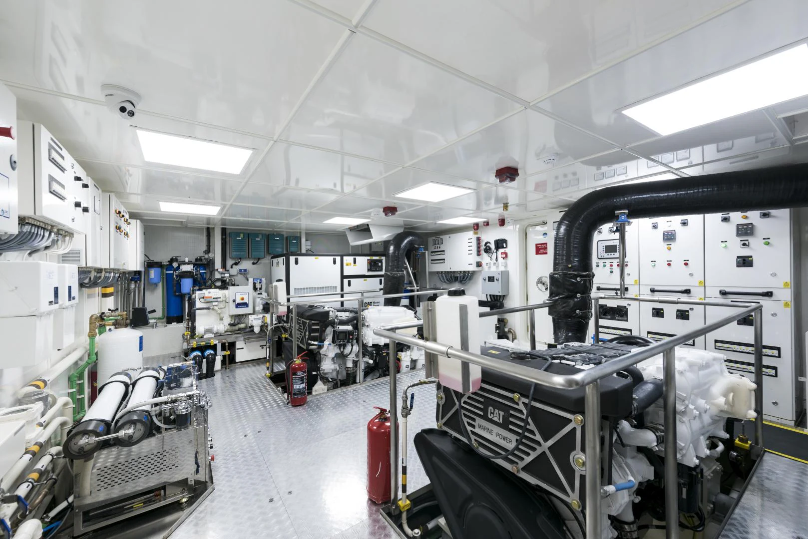 a room with machinery and equipment aboard ALFRESCO 125 Yacht for Sale