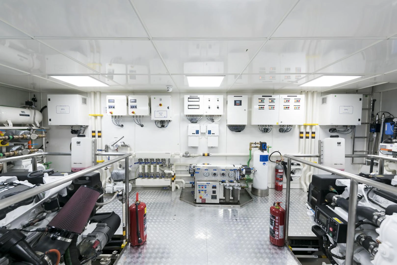 a room with machinery and equipment aboard ALFRESCO 125 Yacht for Sale