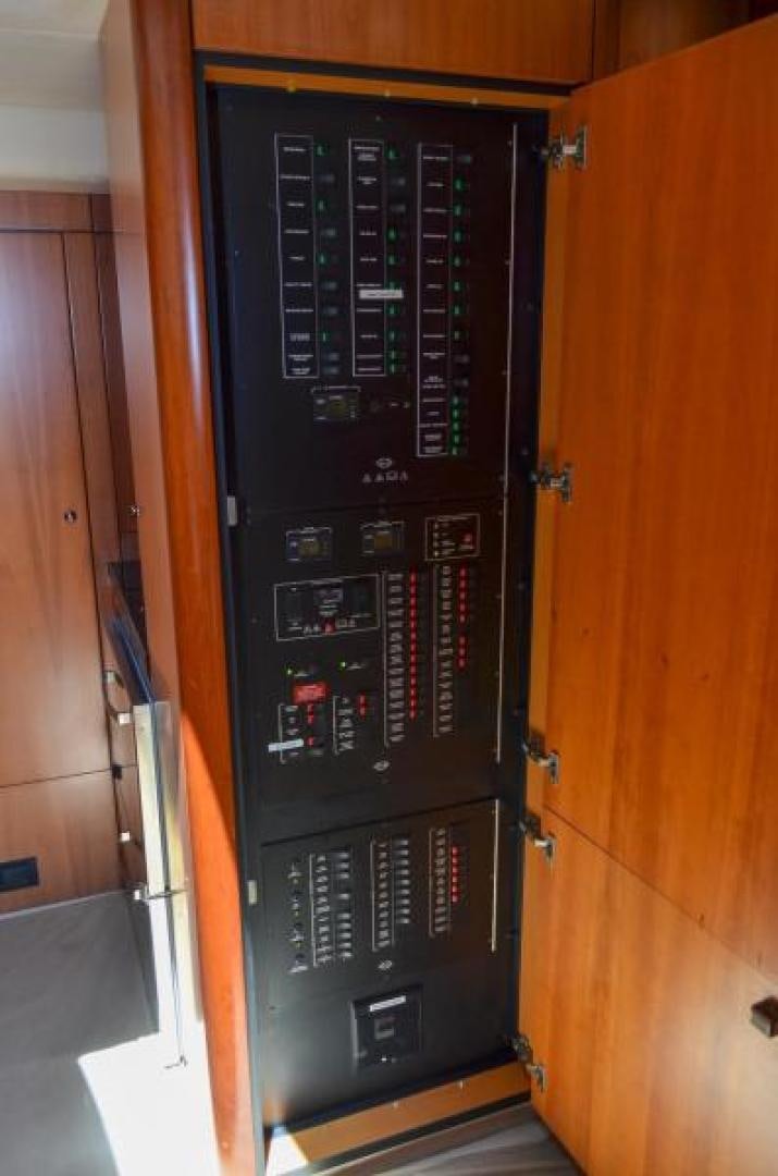 a black server box aboard PEARL Yacht for Sale