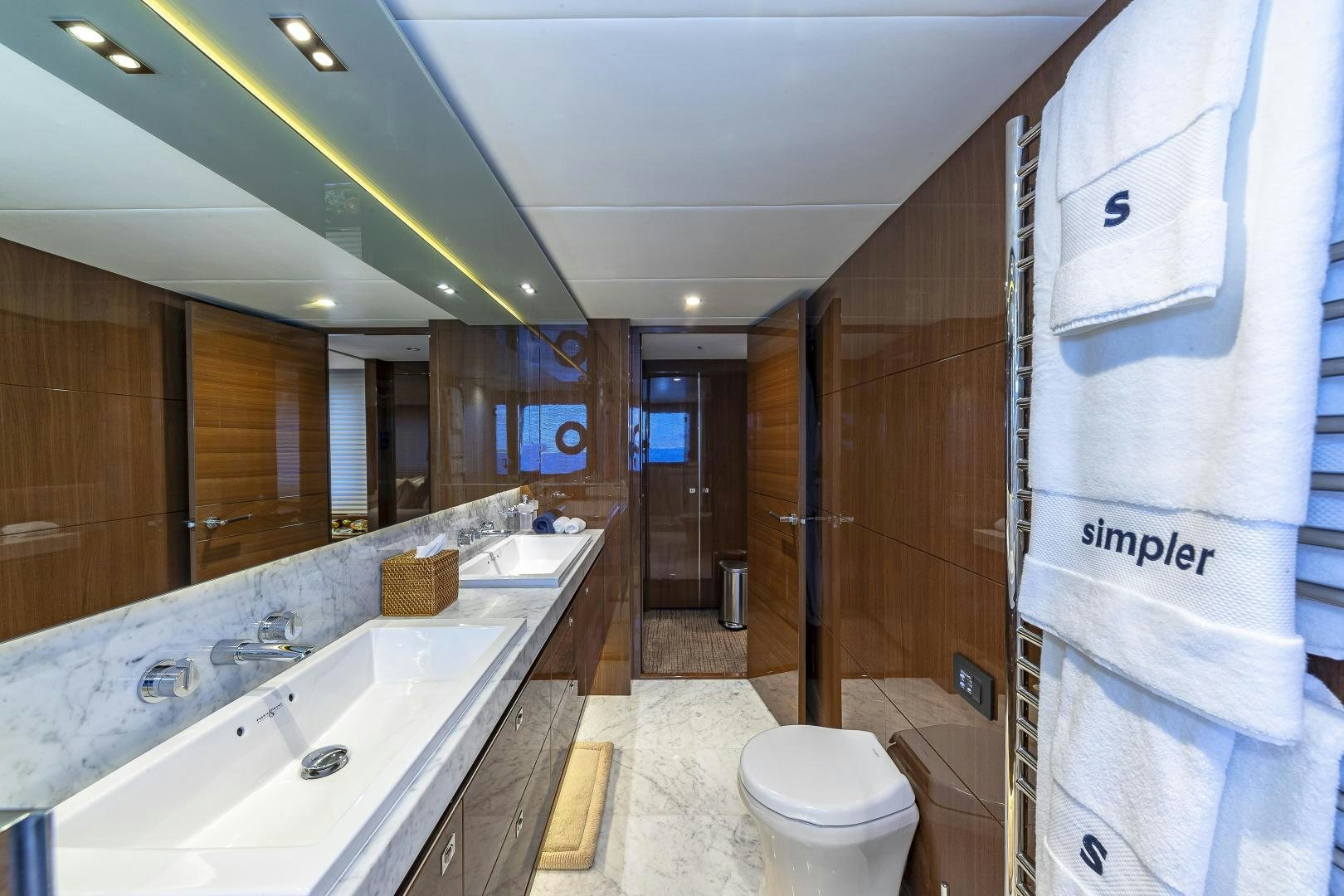 a bathroom with a large tub aboard GOOD LIFE Yacht for Sale