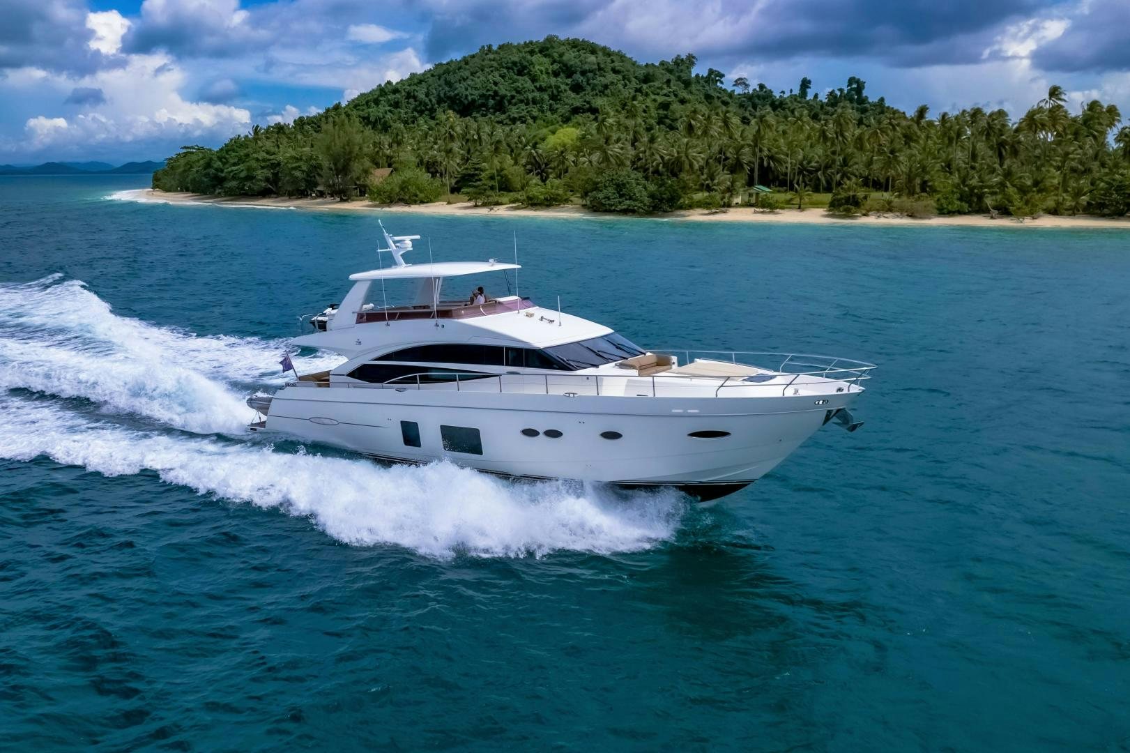 Watch Video for GIFZY Yacht for Sale