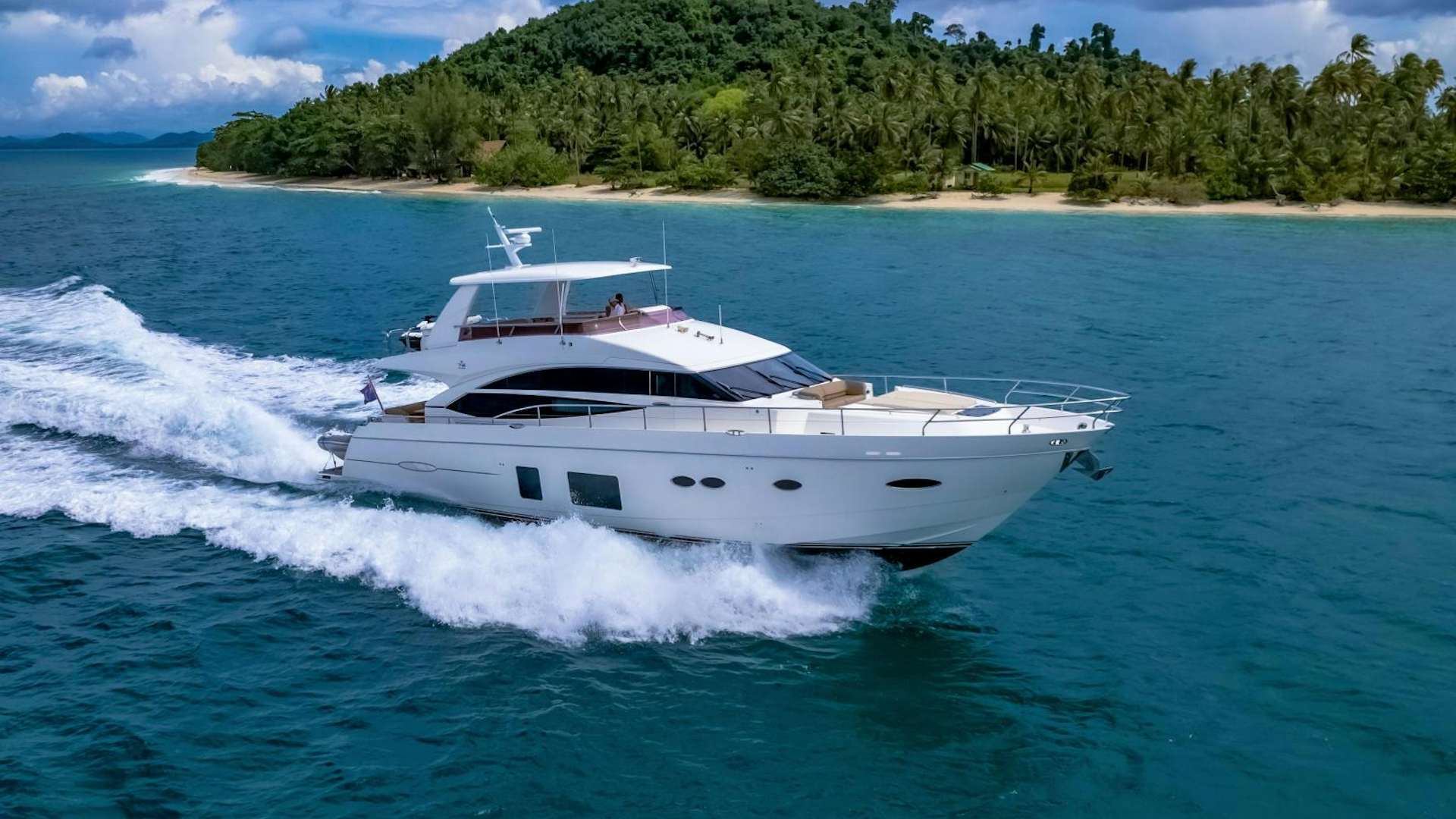 Watch Video for GIFZY Yacht for Sale