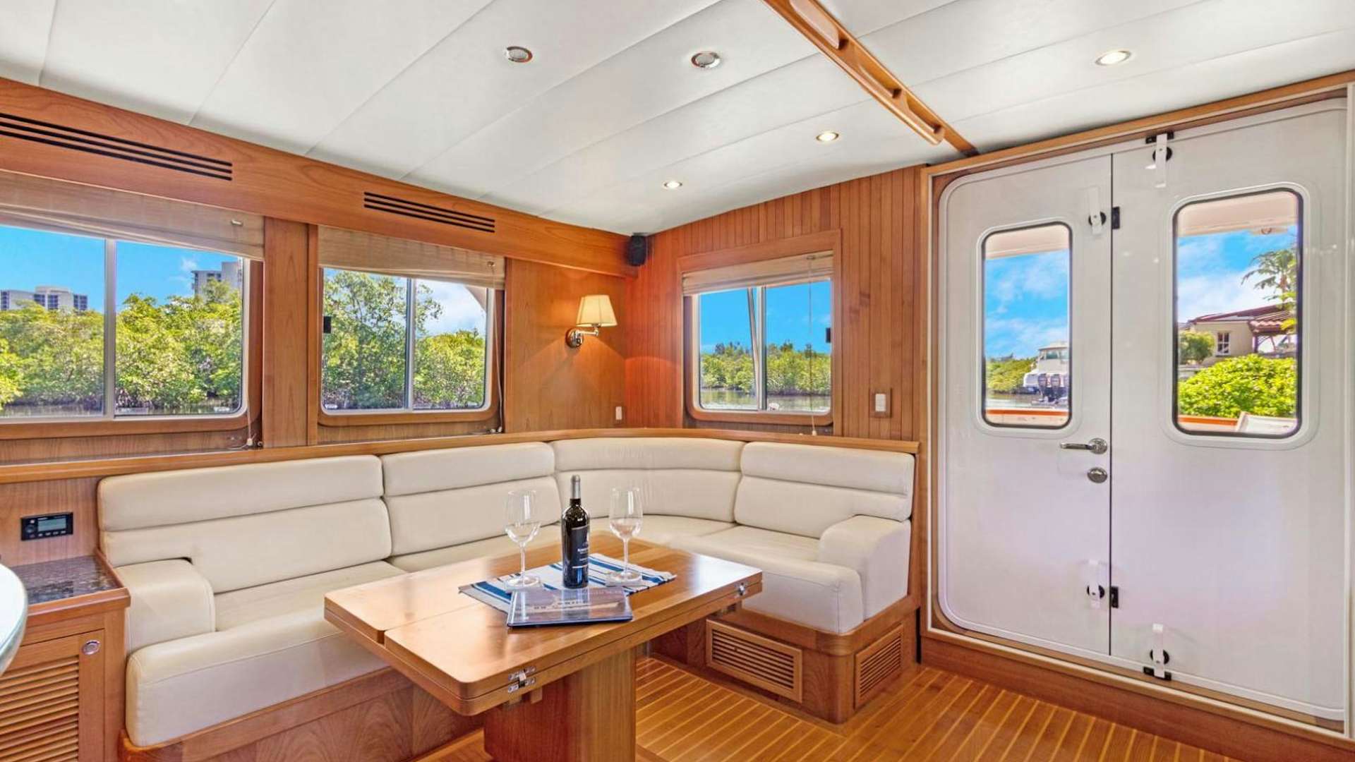Navistar
Yacht for Sale