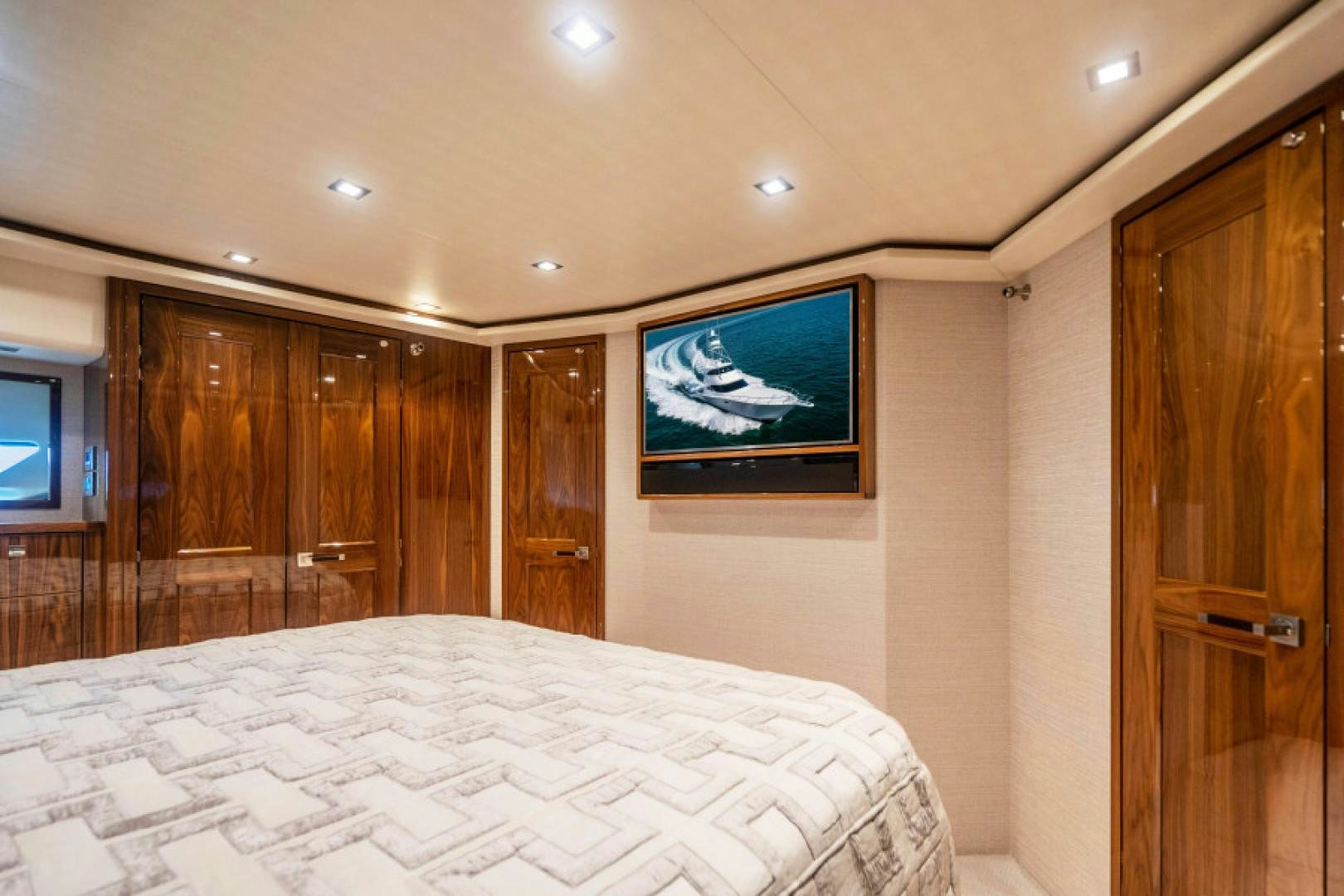 a hotel room with a bed aboard TIKI BAR Yacht for Sale