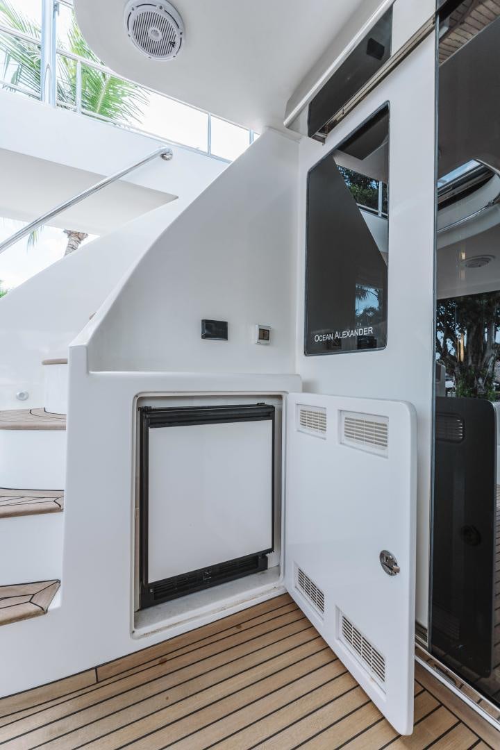 a room with a large tv aboard SKULLDUGGERY Yacht for Sale