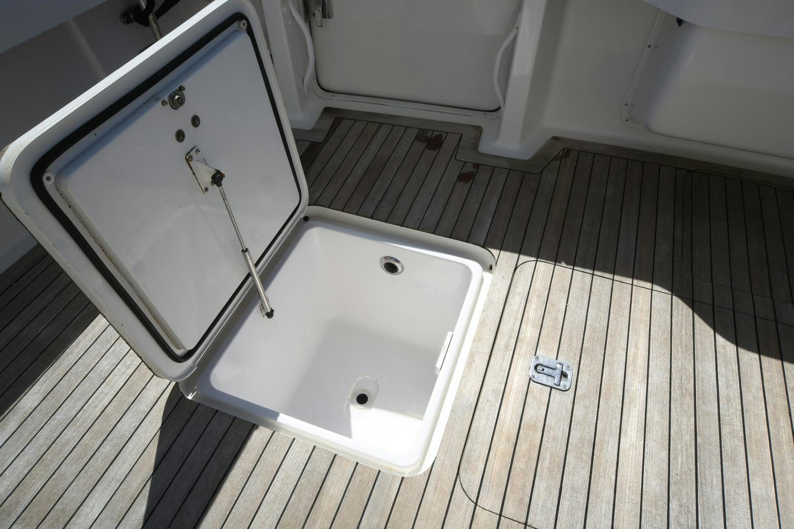a white washing machine aboard LUCILLE Yacht for Sale