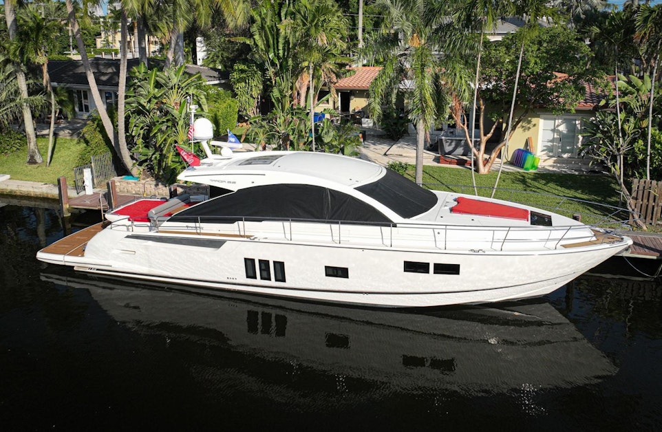 MY GIRL Yacht for Sale in Fort Lauderdale 62' (18m) 2013 Fairline N&J