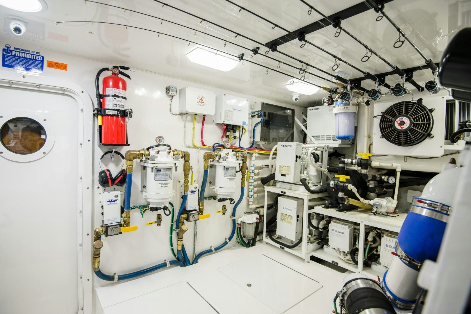 a room with a machine aboard C STUDENT Yacht for Sale