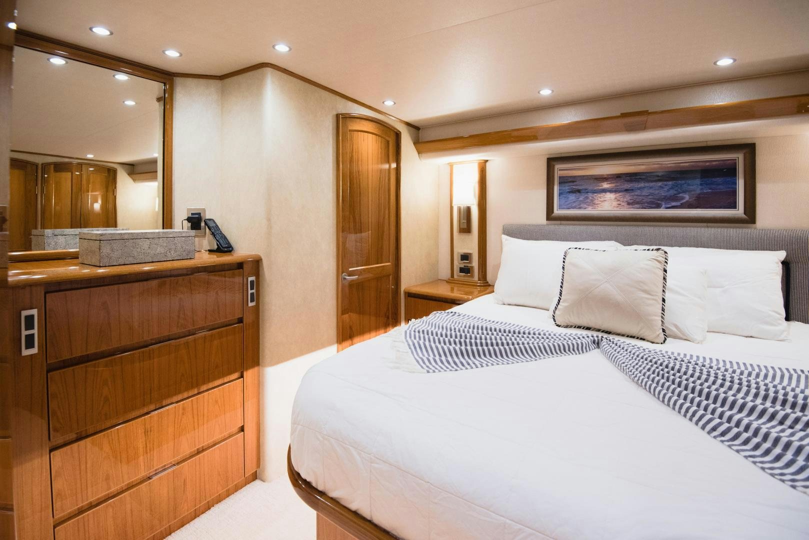 a hotel room with a bed aboard C STUDENT Yacht for Sale