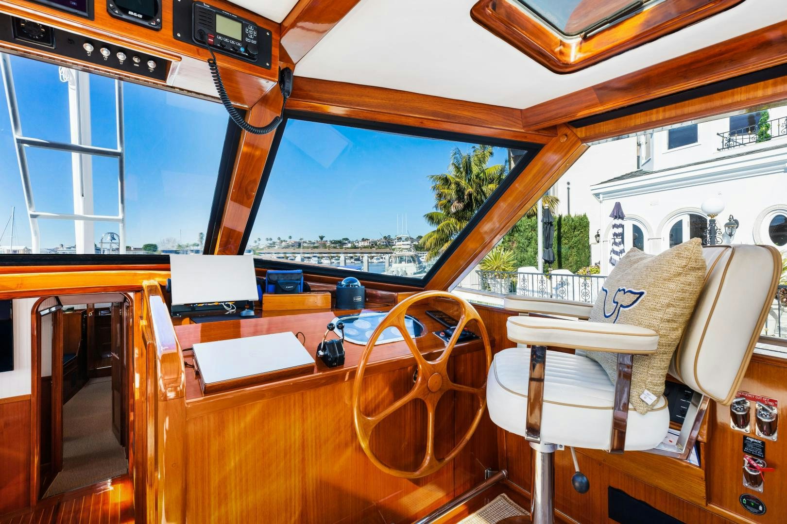 inside of a boat aboard SILVER OAK Yacht for Sale